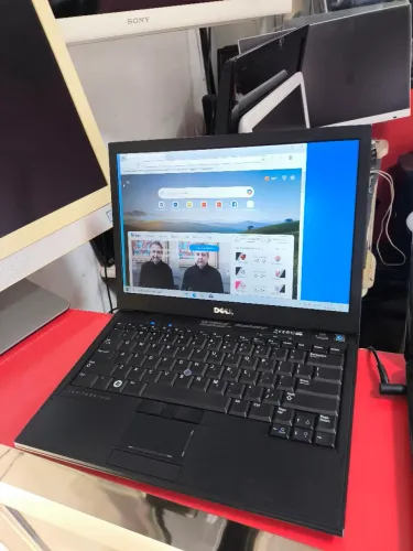DELL Intel Core 2 Duo, HD500GB,6 GBRAM, tela 13.3 com 3 meses de garantia.Loja Asa Norte.