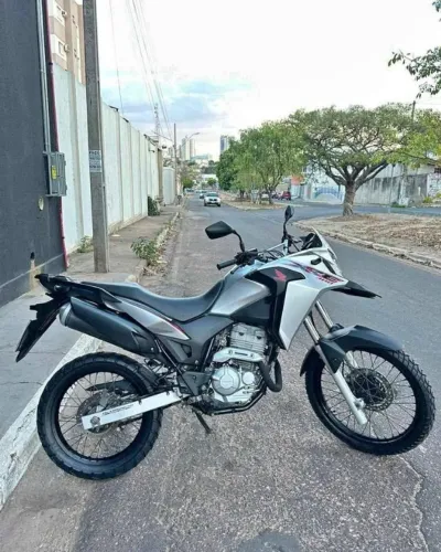 2021 Honda xre 300 (financio/parcelo boleto)