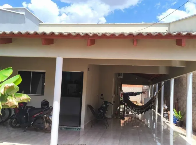 CASA EM BENEVIDES
