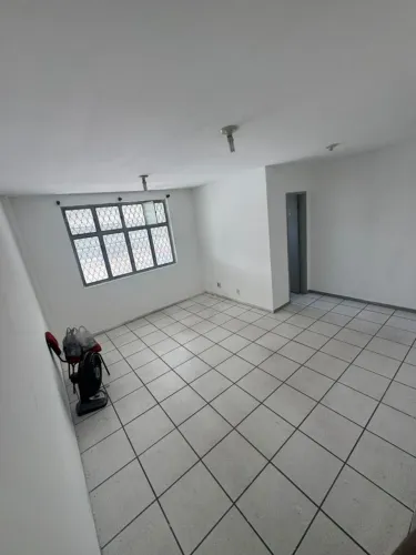 ALUGO SALA COMERCIAL PILARES