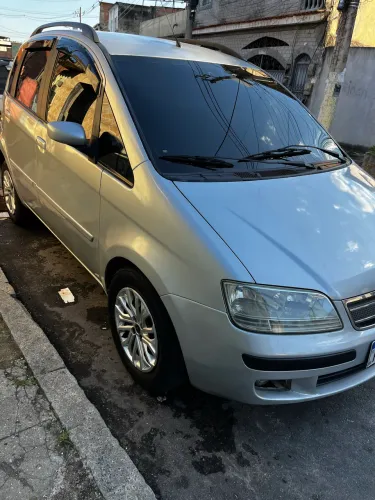 Fiat Idea ELX 1.4 MPI Fire Flex 8V 5P 2010