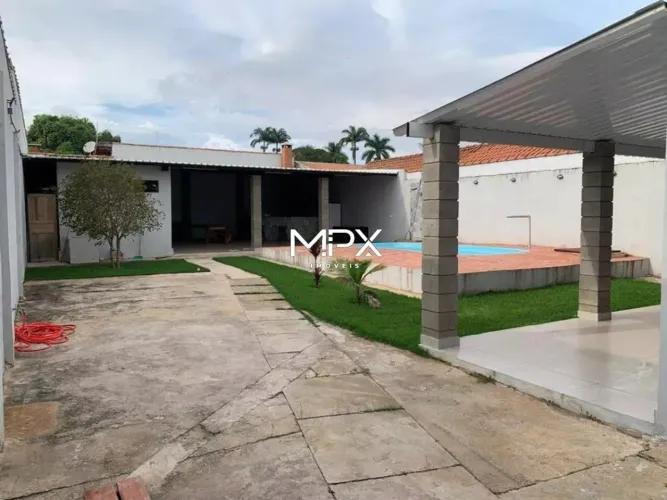 Casa à venda e para alugar no bairro Jardim São Francisco em Piracicaba.