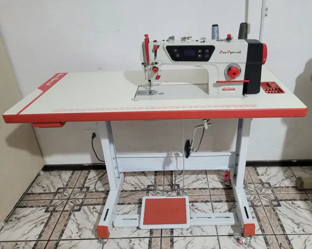 Máquina de costura reta industrial direct drive