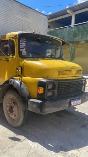 Quer trabalhar Caminhão Mercedes Trunck 11/13 baú de 8 metros mecânica toda boa 55000 