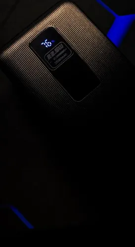 Carregador Portátil turbo 20.000mAh ! Carregue até 4x o seu telefone ( iPhone ou Android )
