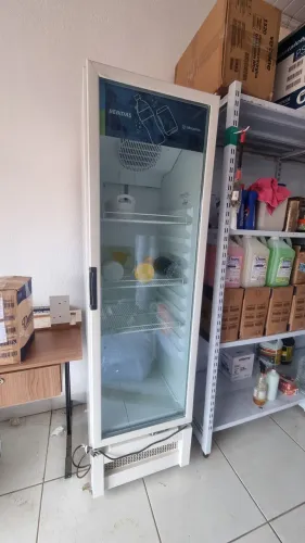 Freezer vertical expositor 326l