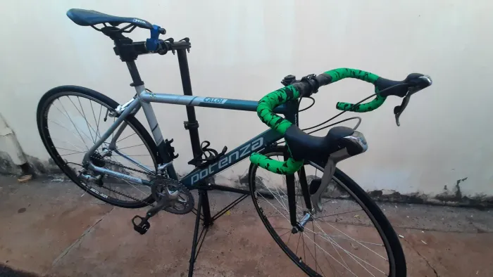 Bicicleta Speed Caloi Potenza 18v. Shimano Tiagra 