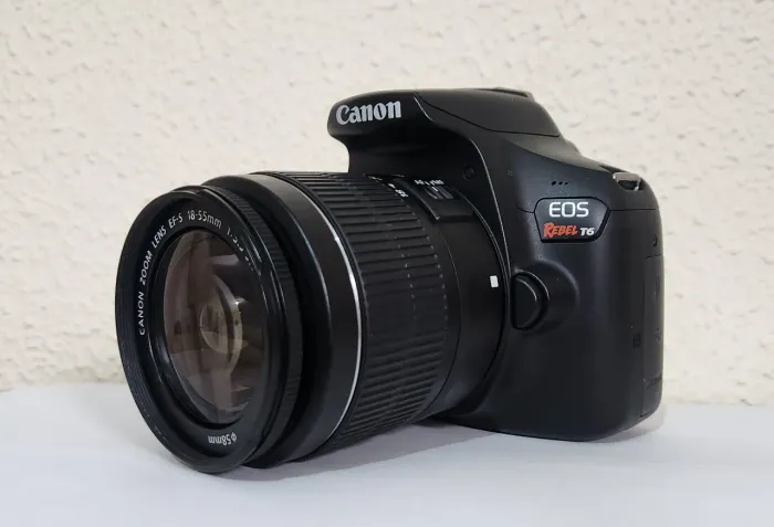 Canon T6 Wi-fi com lente 18-55mm (Apenas 3.884 clicks)