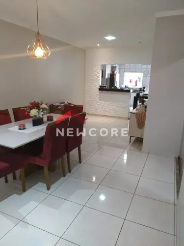 Casa em Avenida José Gonzaga de Freitas - São Jorge - Uberlândia/MG