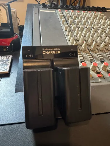Baterias Sony NPF950 + Carregador