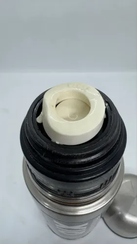 Garrafa térmica com defeito no bico 20.00