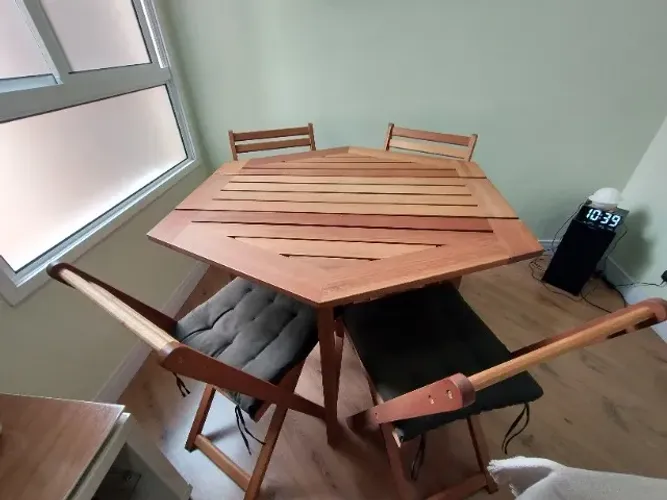 Mesa de madeira dobrável sextavada