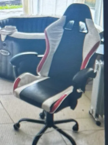 Cadeira gamer usada em ótimo estado