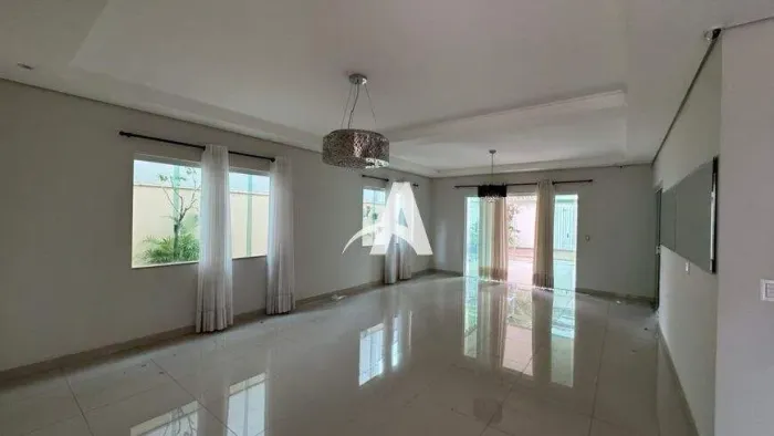 Casa em Condomínio para aluguel, 4 quartos, 4 suítes, 2 vagas, Nova Uberlândia - Uberlândi