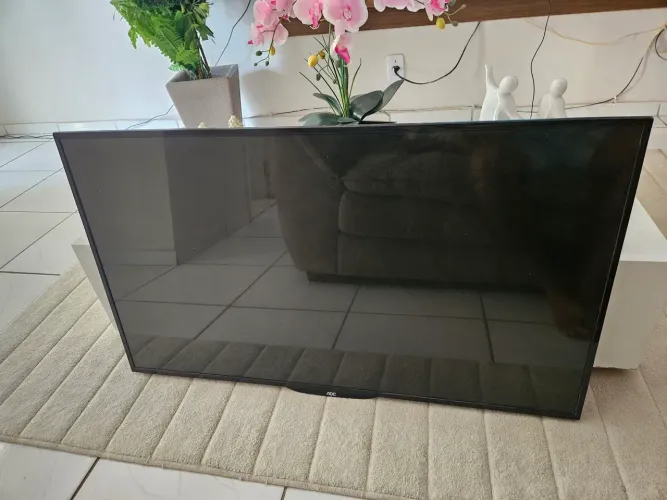 TV AOC 43" com defeito na tela