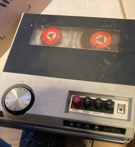 Gravador de fita magnética AIWA TP-708