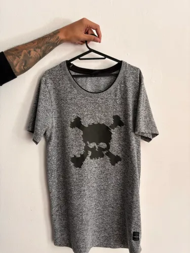 Blusa Oakley Skull 
