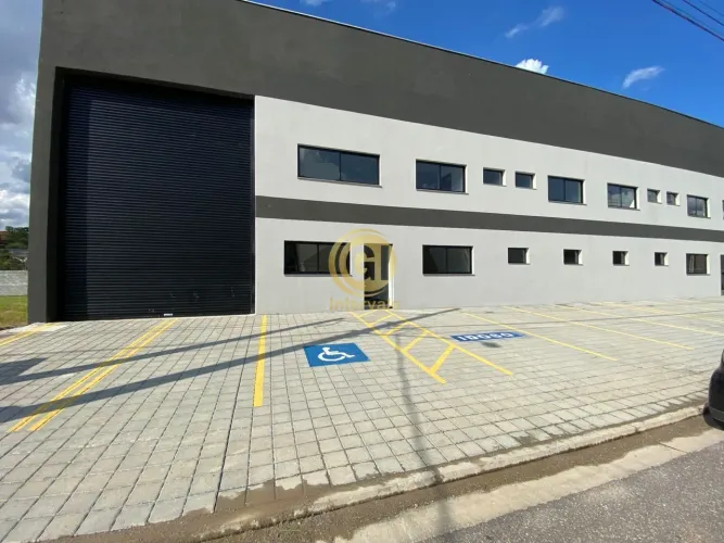 Galpão novo para locação no Condomínio Multiplus Eldorado 2, vestiário amplo. Ideal para l