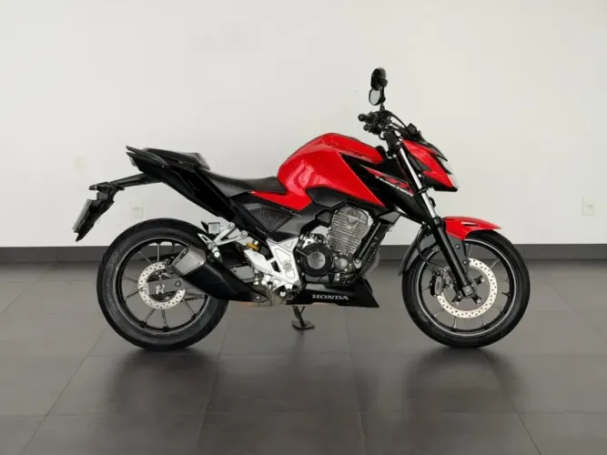 Honda CB 300F TWISTER CBS
