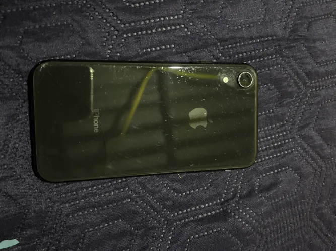 iPhone Xr(apenas com a tela quebrada)