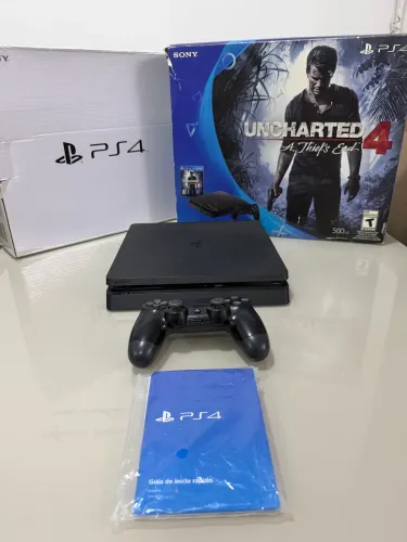 PS4 Slim Completo na Caixa + Controle + GTA V e eFootball