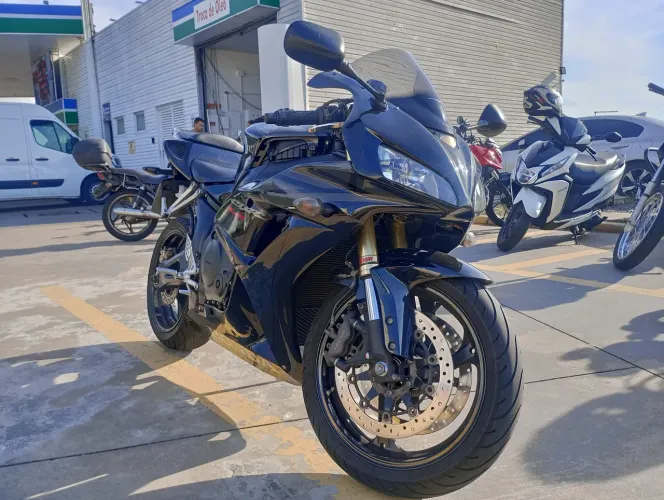 Moto CBR 1.000 rr Fireblade 