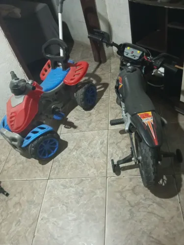 Vendo 2 motinha por 600 pila 