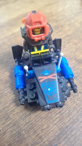 6115 LEGO Aquazone Aquasharks Shark Scout