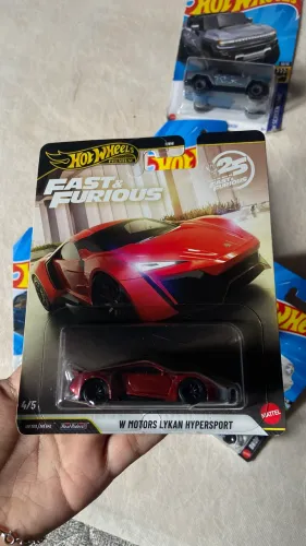Carro Hotwhells Premium velozes e Furiosos