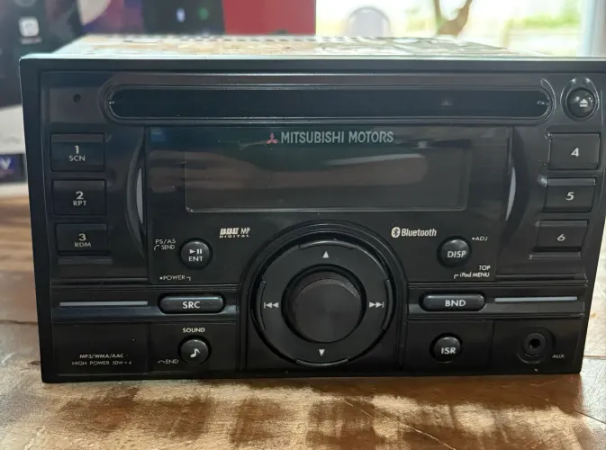 Multimídia original TR4 2012 