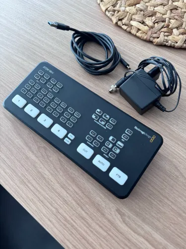 Mesa de corte Atem Mini da Blackmagic