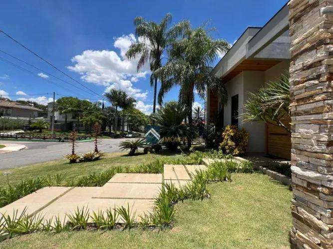 Casa térrea de alto padrão com 3 dormitórios à venda, 342 m² por R$ 4.600.000 - Condomínio