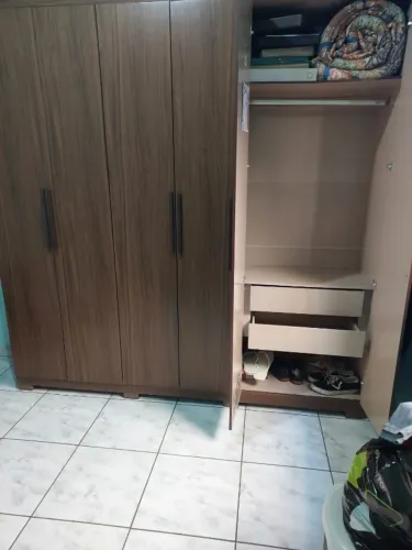 GUARDA ROUPA SEMI NOVO SUPER CONSERVADO