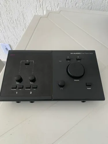 Interface de áudio M-áudio fast track c400 