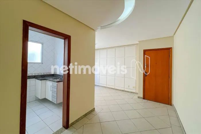 Excelente localização, rua plana e tranquila, próximo a todo comércio da região.