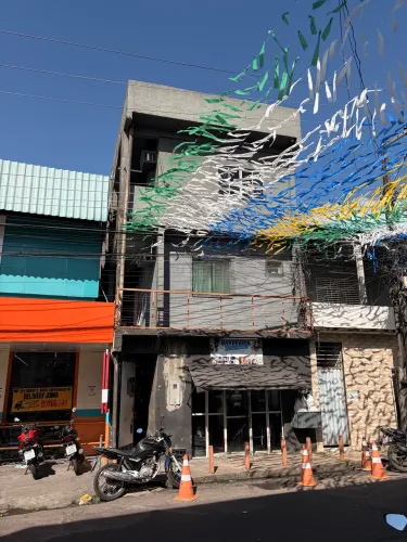 Prédio com 12 Apartamentos + Ponto Comercial | Renda R$ 14.000/Mês