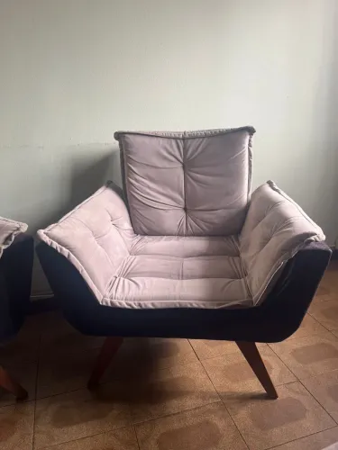 Poltrona Decorativa Moderna - Conforto e Estilo para Seu Ambiente
