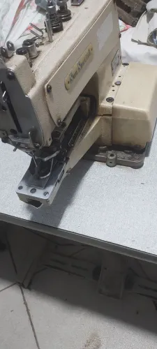 Vendo máquina botoneira