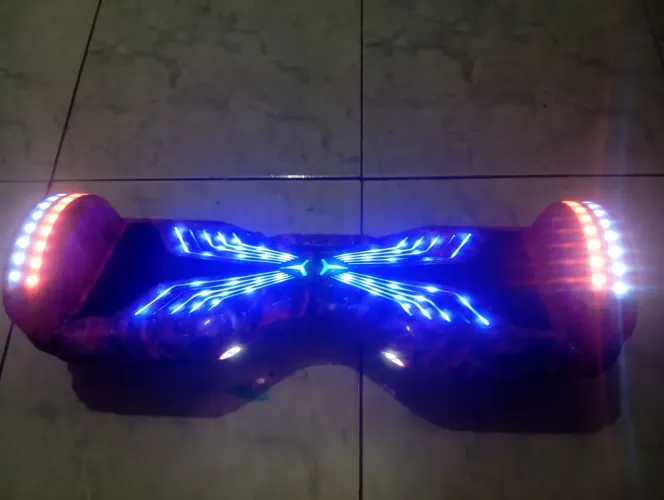 Hoverboard usado poucas vezes. 