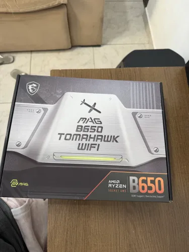 Placa Mãe B650 msi tomahawk Wifi  Semi nova  