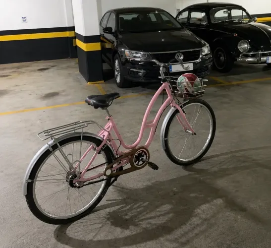 Bicicleta Rosa com Cestinha