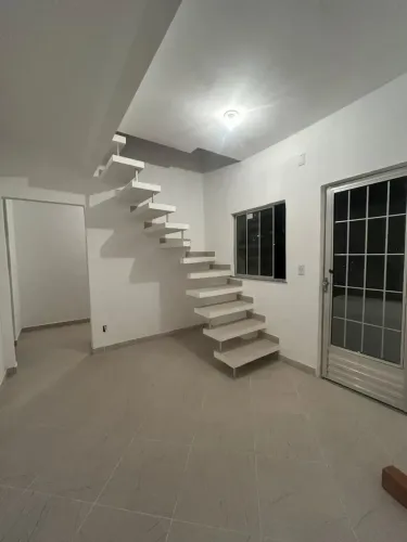 CASA COM 2 QUARTOS EM CERÂMICA