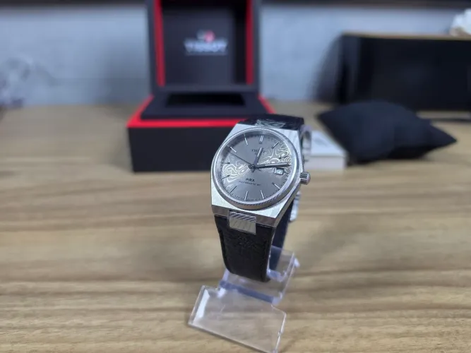 Relógio Tissot PRX 38mm Damascus Steel na caixa