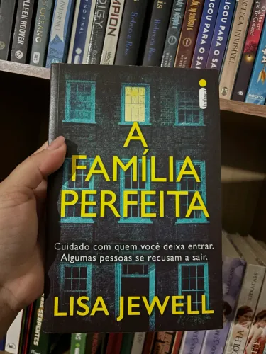 A Família Perfeita - Livro