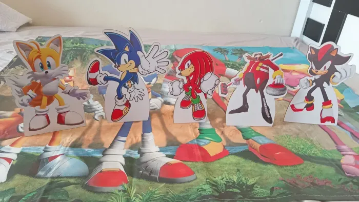 Vendo painel de lona e totem de mdf sonic