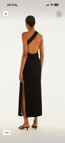 Vestido novo farm ombro só Selva de flor pp