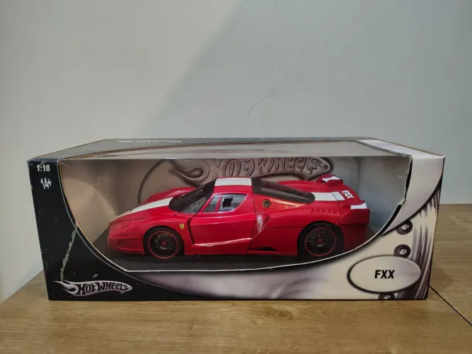 Ferrari FXX 1:18 Hot Wheels Elite - Caixa Lacrada - Selo Ferrari - Colecionador