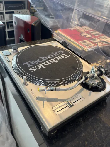 Novíssimo Toca Disco Technics Sl-1200 MK2(Em raro estado de conservação )! 