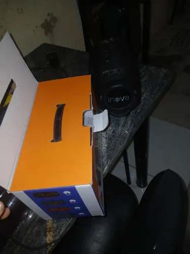 Vendo uma caixa de som inova top