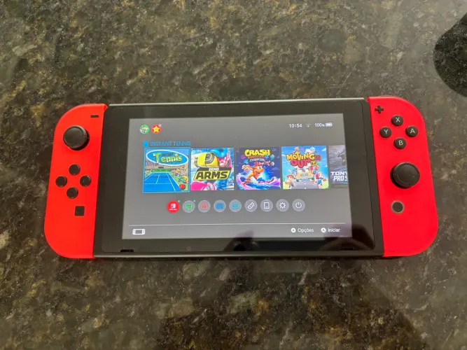 Nintendo switch + 2 controles + case